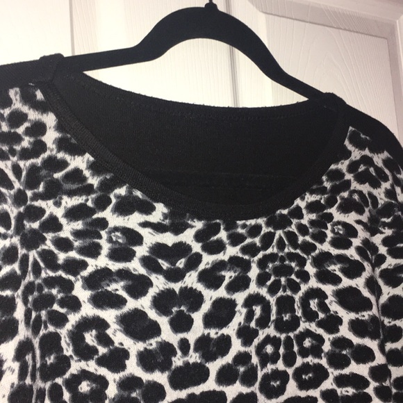 Leopard Print Oversized Sweater - Picture 3 of 4